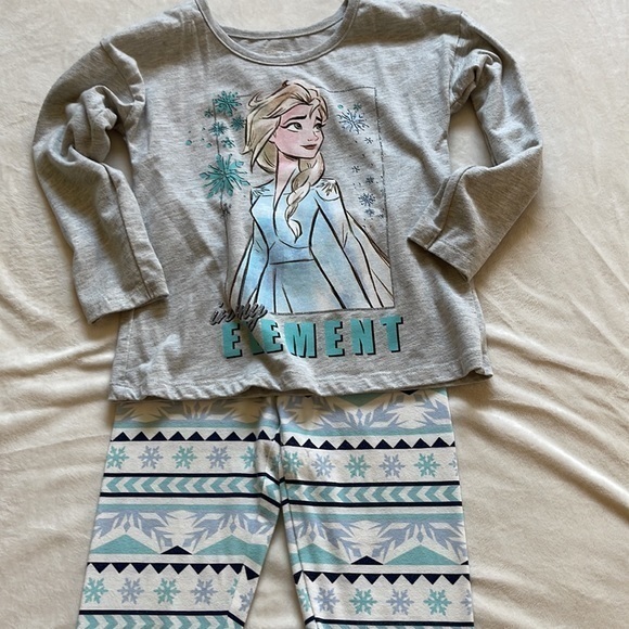 Disney Frozen collection. Girls Elsa 3 piece. Size 5 - Picture 3 of 16